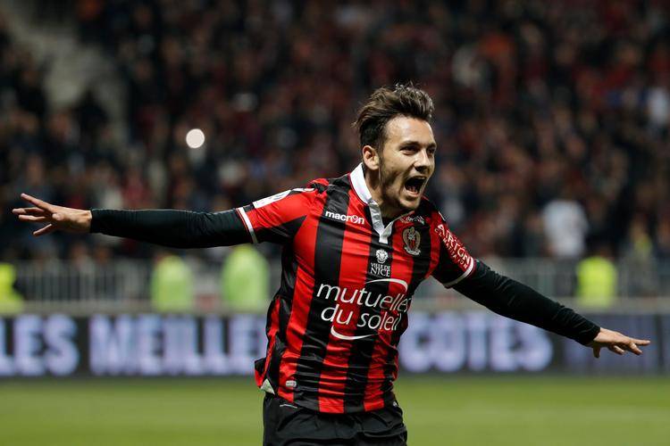 包含尼斯中场球员发挥核心作用,带领球队取胜的词条 包含尼斯中场球员发挥核心作用,带领球队取胜的词条