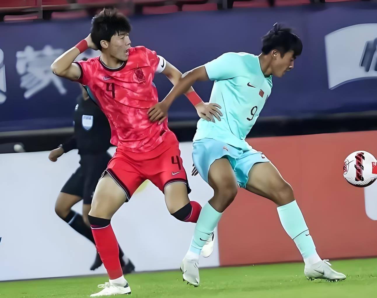 亚洲杯举行，中国队闯入半决赛，创造历史