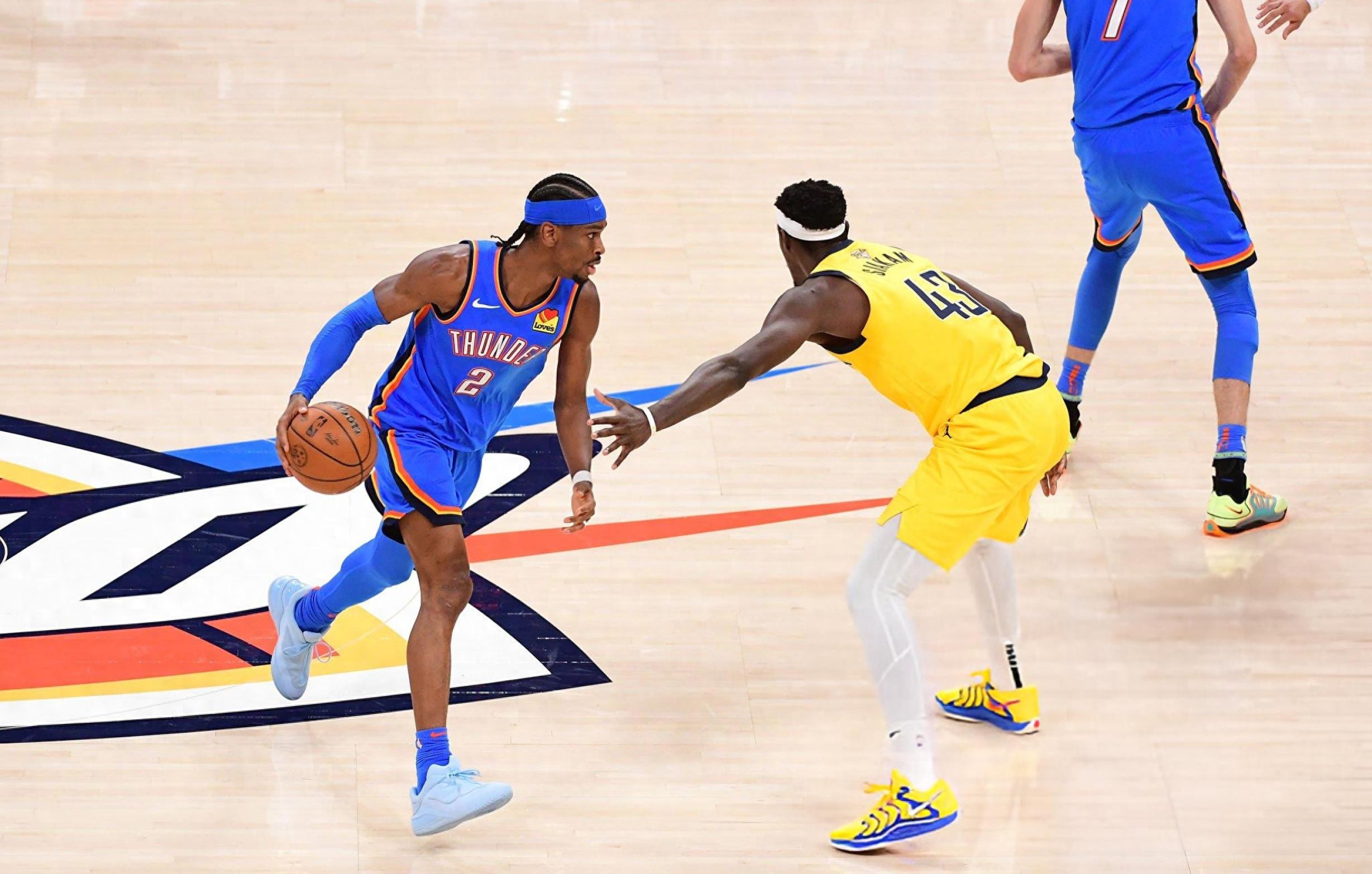 老鹰队闪电进攻效果显著，迅速拉开比分差距的简单介绍