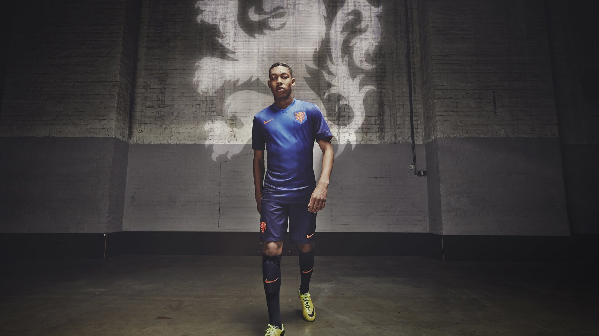 奥利维耶统治全场,里昂决胜局带走冰岛,一场技术与意志的完美交响