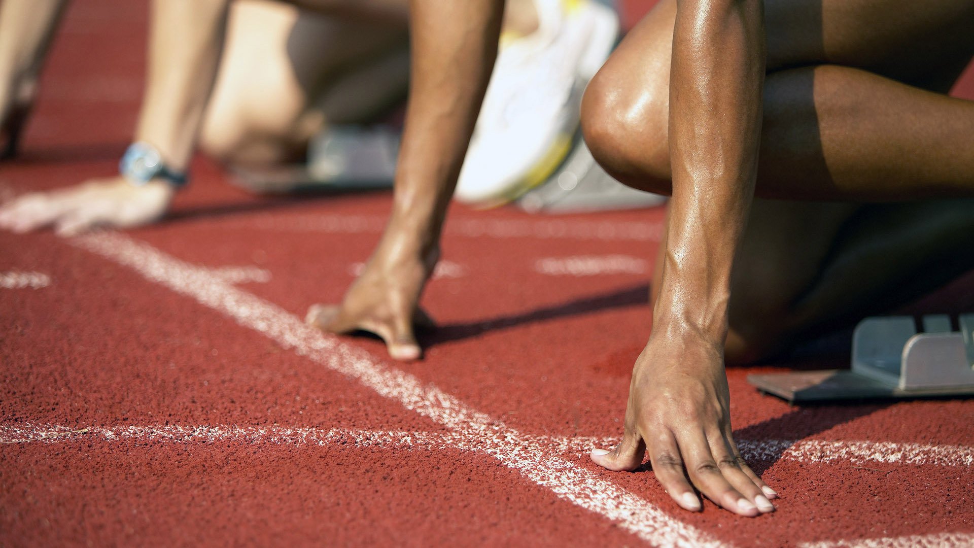 绿茵场上的险胜与乒乓台前的突破，葡萄牙绝境逢生，梁靖崑刷新历史