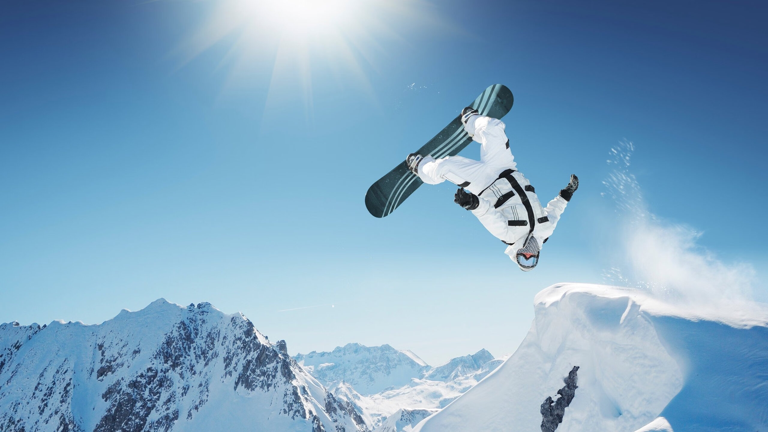 赛道上的历史性时刻，索伯险胜威廉姆斯，佩雷兹刷新单圈纪录